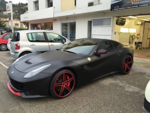 Ferrari F12 Berlinetta full noir matte